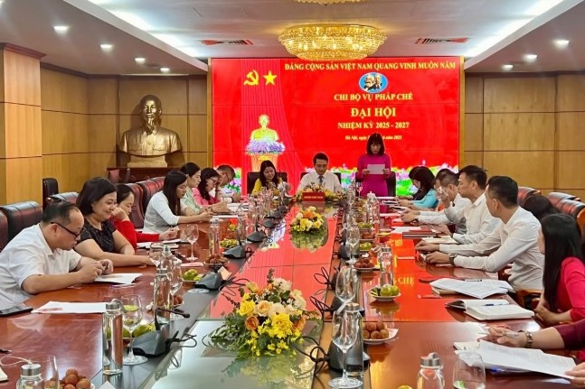 Chi bộ Vụ Pháp chế đoàn kết, kỷ cương, đổi mới trong xây dựng pháp luật